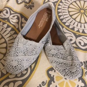 Silver lace imprint with glitter Toms